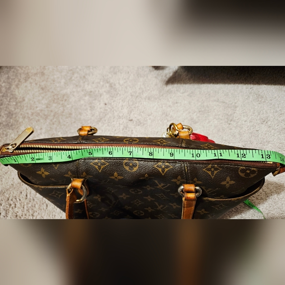 Louis Vuitton Totally Tote Bag - Picture 10 of 12